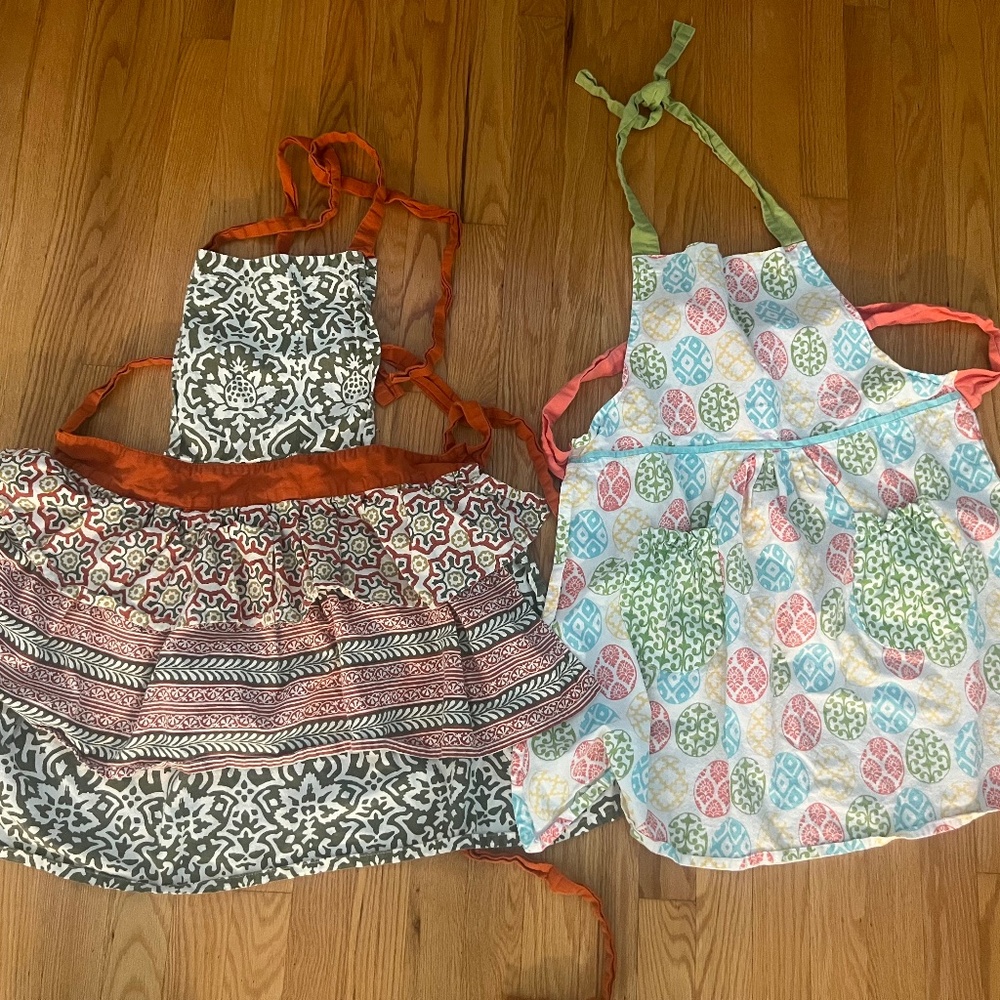 2 like new aprons